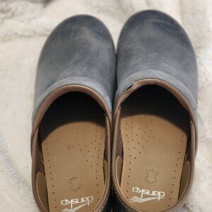 DANSKO size 40 (women's 9)